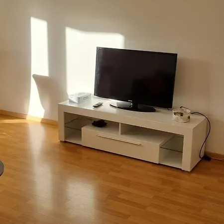 Apartment Cosy Rent Garage Wifi Terrasse Dream Host *